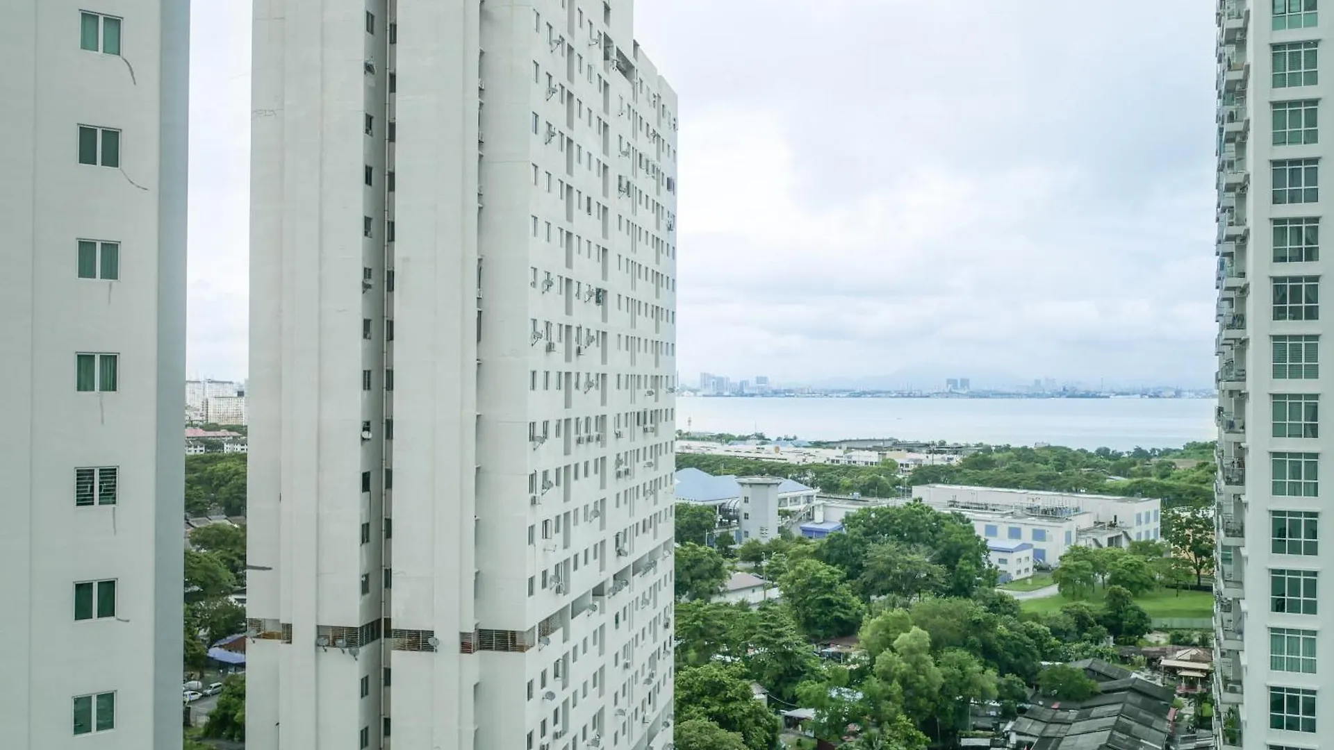 Penang Straits Garden Condominium Georgetown Малайзия